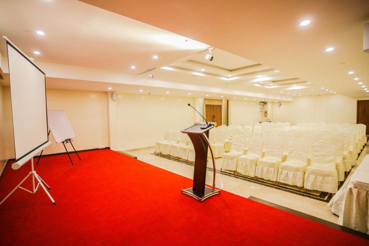 Cliff Embassy Banquet And Suites Shivamogga Zewnętrze zdjęcie